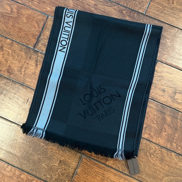 Louis Vuitton Wool Luxury Gray Long Scarf - Picture 1 of 5